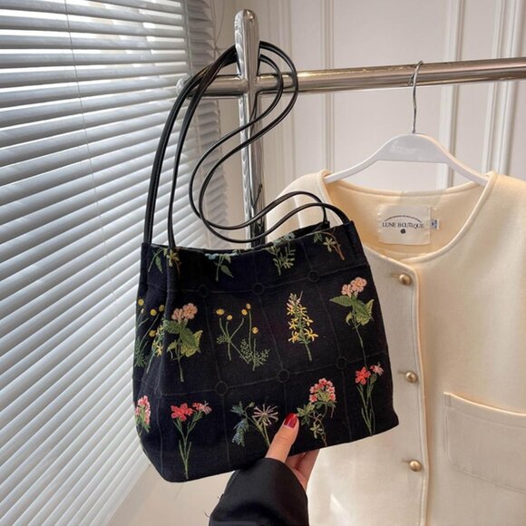 Black Floral Embroidered Canvas Tote Bag for Women, Small Reusable Casual Crossb - Picture 6 of 6